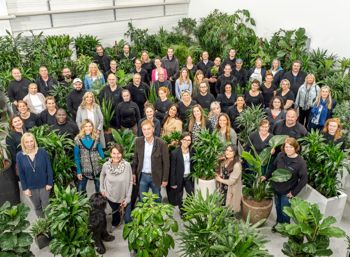 Das Team von Lease-Art & Hydro-Plan – über 70 Mitarbeiterinnen und Mitarbeiter zwischen Hydrokultur-Pflanzen